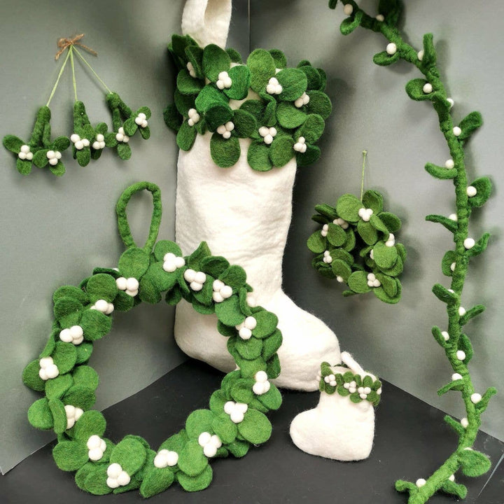 Felt So Good Handmade Felt Fair tade Mistletoe Mini Wreath Christmas