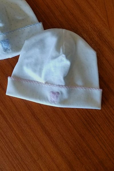 Baby Organic Cotton Hat - Mini Bear Embroidery and dots print - Natural Clothing Company